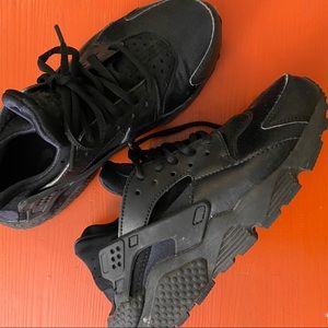 Nike Air Huarache black